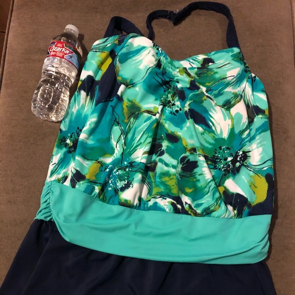 Beautiful One Piece Islander Swim Suit - Picture 1 of 5